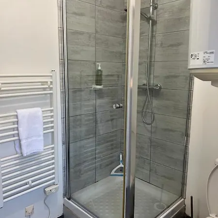 L'Auberge De La Gare, Appartements Tout Confort, Proches Gare Yzeure Exterior photo